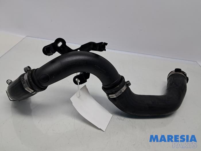 Gebrauchte Intercooler Schlauch Renault Clio IV (5R) 0.9 Energy TCE 90 12V Preis € 40,00 Margenregelung angeboten von Maresia Parts