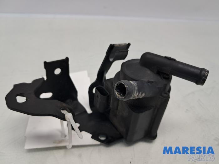Begagnade Extra vattenpump Citroen C4 Picasso (3D/3E) 1.6 16V THP 155 Pris € 60,00 Marginaltabell erbjuds av Maresia Parts