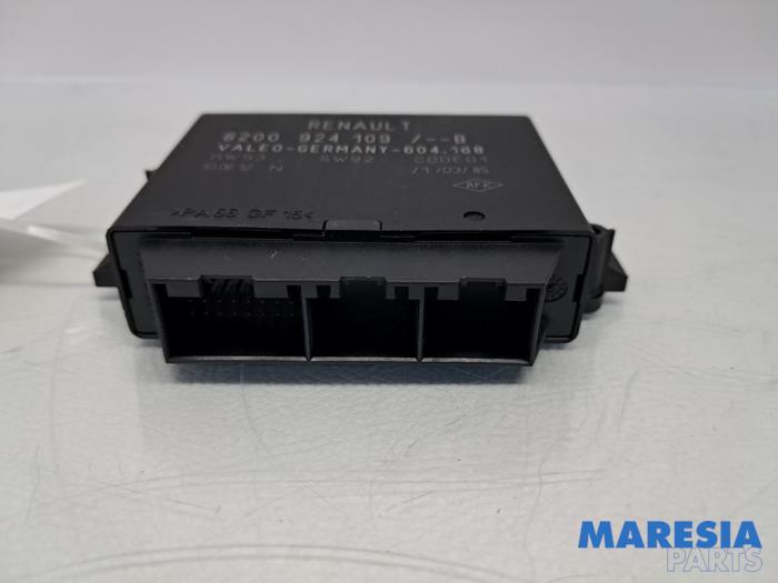 Begagnade PDC-modul Renault Kangoo Express (FW) 1.5 dCi 75 Pris € 90,75 Inklusive moms erbjuds av Maresia Parts