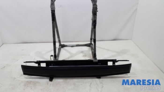 Używane Pokrywa dachu cabrio Peugeot 207 CC (WB) 1.6 16V Cena € 149,95 Procedura marży oferowane przez Maresia Parts