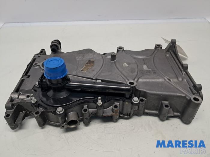 Usagé Couvercle de distribution Fiat Panda (312) 0.9 TwinAir Turbo 85 Prix € 50,00 Règlement à la marge proposé par Maresia Parts