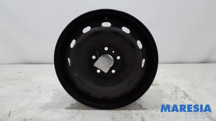 Używane Obrecz Renault Trafic (1FL/2FL/3FL/4FL) 2.0 dCi 16V 120 Cena € 36,30 Z VAT oferowane przez Maresia Parts