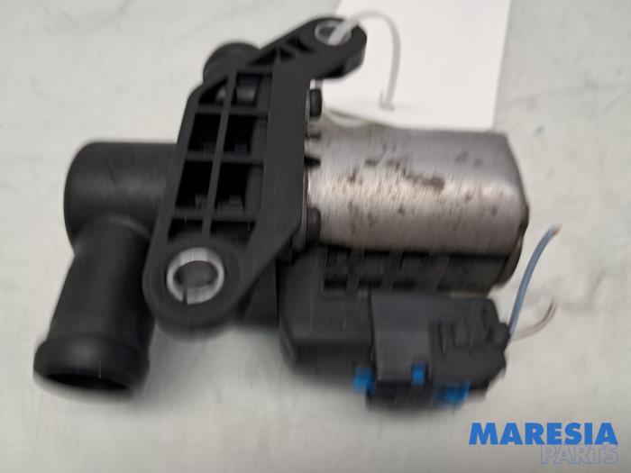 Begagnade Extra vattenpump Fiat Talento 2.0 EcoJet BiTurbo 170 Pris € 42,35 Inklusive moms erbjuds av Maresia Parts