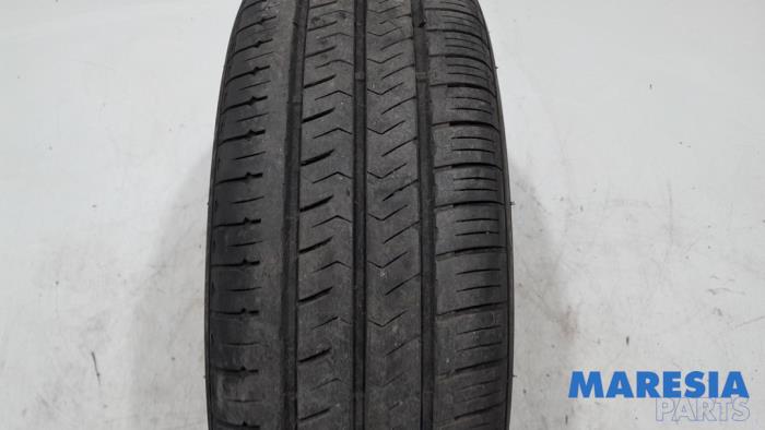 Begagnade Däck Renault Trafic (1FL/2FL/3FL/4FL) 2.0 dCi 16V 120 Pris € 36,30 Inklusive moms erbjuds av Maresia Parts
