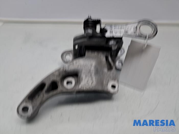 Used Engine mount Renault Trafic (1FL/2FL/3FL/4FL) 2.0 dCi 16V 120 Price € 42,29 Inclusive VAT offered by Maresia Parts