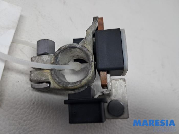 Begagnade Batterisensor Renault Trafic (1FL/2FL/3FL/4FL) 2.0 dCi 16V 120 Pris € 66,55 Inklusive moms erbjuds av Maresia Parts