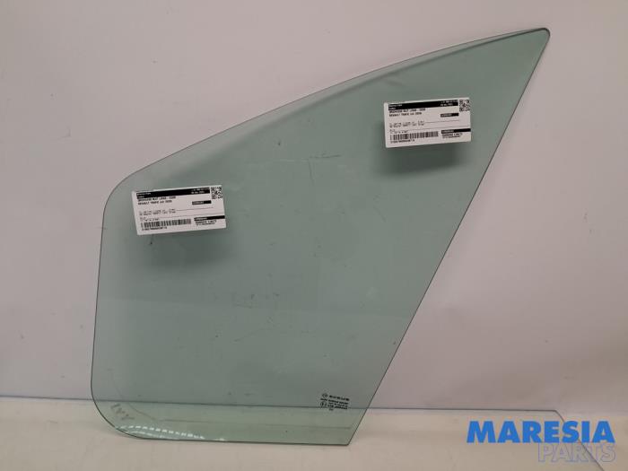 Usados Ventanilla triangular izquierda delante Renault Trafic (1FL/2FL/3FL/4FL) 2.0 dCi 16V 120 Precio € 90,75 IVA incluido ofrecido por Maresia Parts