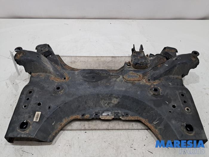 Usagé Faux châssis Opel Vivaro 2.0 CDTI 122 Prix € 181,44 Prix TTC proposé par Maresia Parts