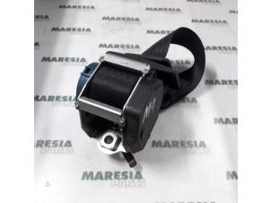 Used Rear seatbelt, centre Alfa Romeo 159 (939AX) 1.9 JTDm Price € 50,00 Margin scheme offered by Maresia Parts