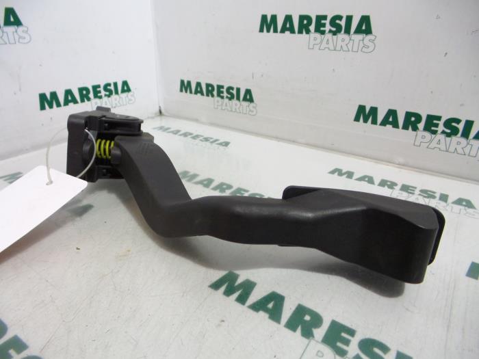 Begagnade Gaspedalsensor Peugeot 307 (3A/C/D) 2.0 HDi 110 FAP Pris € 30,00 Marginaltabell erbjuds av Maresia Parts