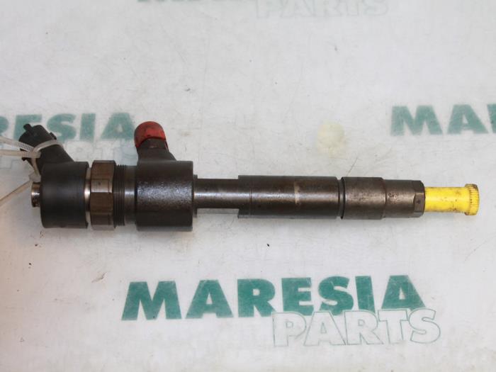 Usagé Injecteurs Alfa Romeo 159 (939AX) 1.9 JTDm Prix € 105,00 Règlement à la marge proposé par Maresia Parts