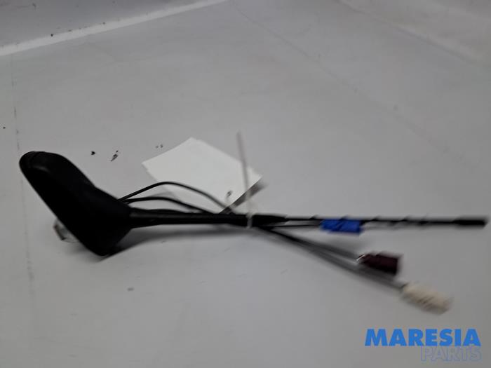 Używane Antena Citroen C4 Grand Picasso (3A) 1.6 16V THP 165 Cena € 30,00 Procedura marży oferowane przez Maresia Parts