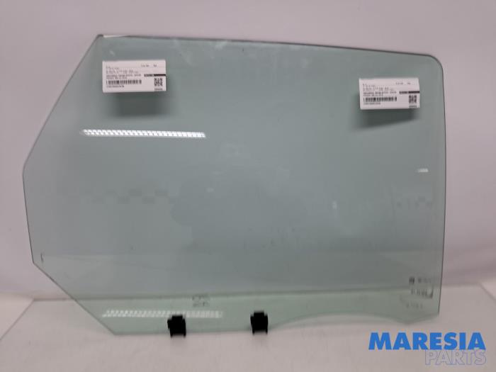 Rear vent glass