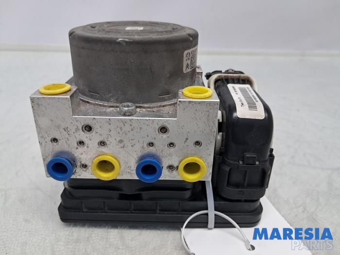 Used ABS pump Citroen C4 Cactus (0B/0P) 1.2 PureTech 82 12V Price € 149,99 Margin scheme offered by Maresia Parts