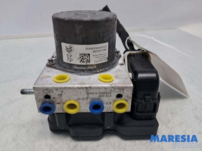 Używane Pompa ABS Opel Vivaro 2.0 CDTI 122 Cena € 235,95 Z VAT oferowane przez Maresia Parts