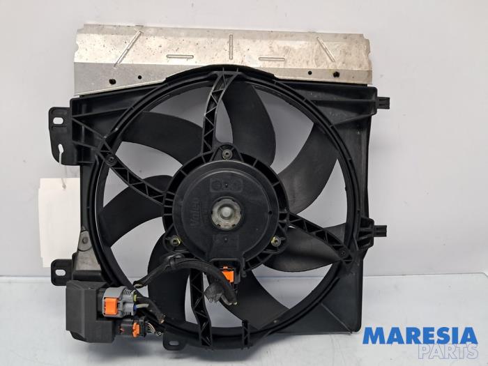 Używane Silnik wentylatora Citroen C4 Cactus (0B/0P) 1.2 PureTech 82 12V Cena € 24,95 Procedura marży oferowane przez Maresia Parts