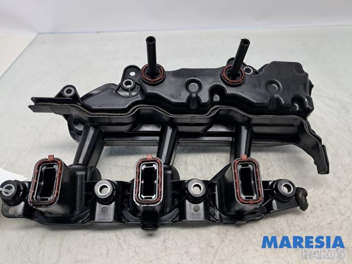 Usagé Ventilation carter Renault Master III (FV) 2.3 dCi 125 16V FWD Prix € 48,40 Prix TTC proposé par Maresia Parts