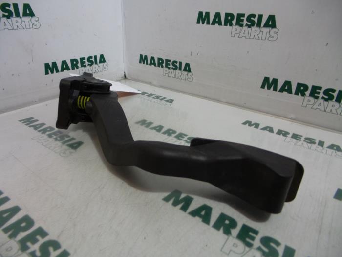 Begagnade Gaspedalsensor Peugeot 307 (3A/C/D) 2.0 HDi 110 FAP Pris € 30,00 Marginaltabell erbjuds av Maresia Parts