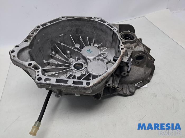 Usagé Cache boite de vitesses Renault Trafic (1FL/2FL/3FL/4FL) 1.6 dCi 125 Twin Turbo Prix € 168,19 Prix TTC proposé par Maresia Parts