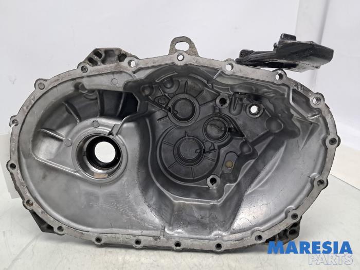 Usagé Cache boite de vitesses Renault Trafic (1FL/2FL/3FL/4FL) 1.6 dCi 125 Twin Turbo Prix € 145,20 Prix TTC proposé par Maresia Parts