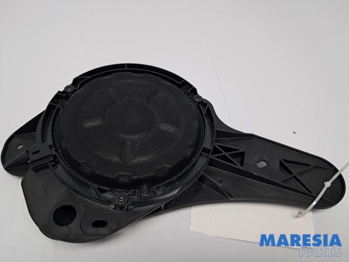 Używane Glosnik Opel Grandland (X) 1.2 Turbo 12V Cena € 17,99 Procedura marży oferowane przez Maresia Parts