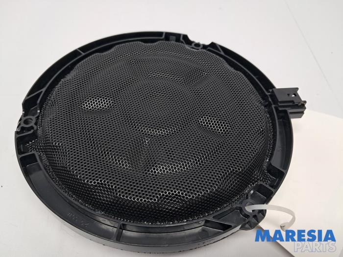 Używane Glosnik Opel Grandland (X) 1.2 Turbo 12V Cena € 14,95 Procedura marży oferowane przez Maresia Parts