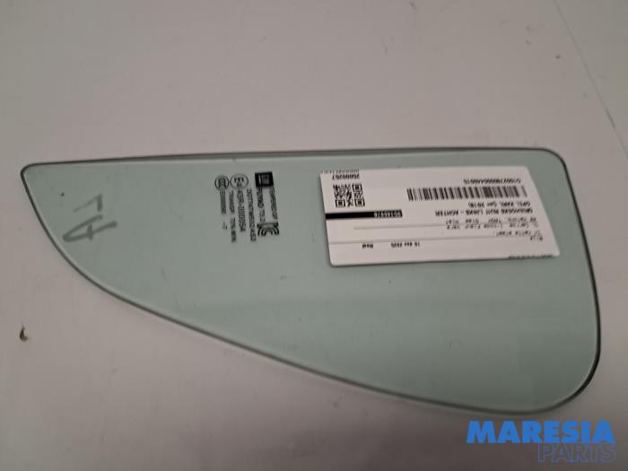 Usados Ventanilla triangular izquierda detrás Opel Karl 1.0 12V Precio € 29,99 Norma de margen ofrecido por Maresia Parts