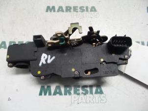 Used Door lock mechanism 2-door, right Fiat Stilo (192A/B) 1.6 16V Price € 30,00 Margin scheme offered by Maresia Parts