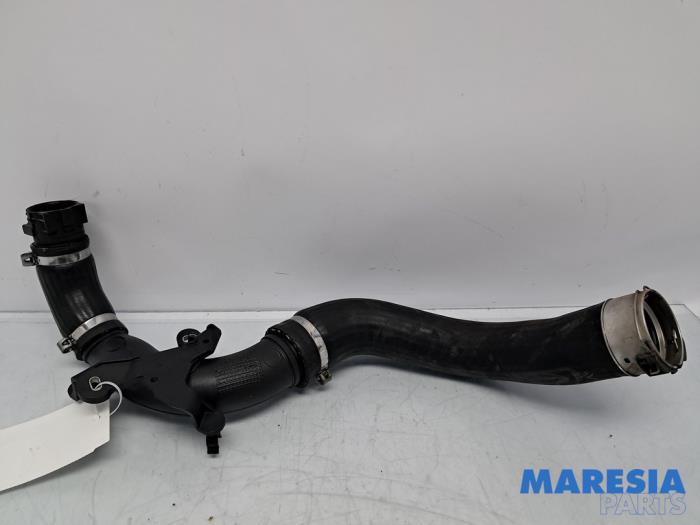 Gebrauchte Intercooler Schlauch Renault Clio IV Estate/Grandtour (7R) 0.9 Energy TCE 90 12V Preis € 40,00 Margenregelung angeboten von Maresia Parts