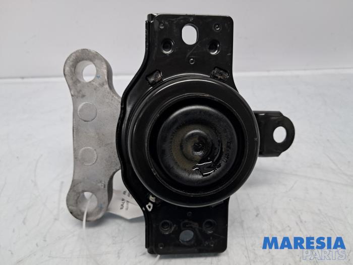 Usagé Support moteur Opel Karl 1.0 12V Prix € 20,00 Règlement à la marge proposé par Maresia Parts