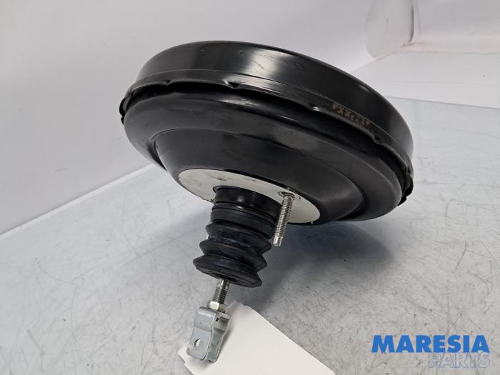 Usagé Servo frein Opel Karl 1.0 12V Prix € 50,00 Règlement à la marge proposé par Maresia Parts
