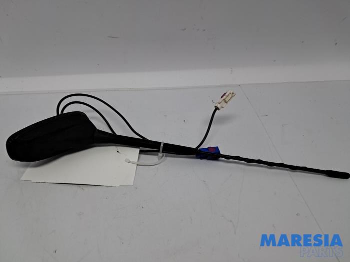 Używane Antena Peugeot 308 SW (L4/L9/LC/LJ/LR) 1.6 BlueHDi 120 Cena € 19,99 Procedura marży oferowane przez Maresia Parts