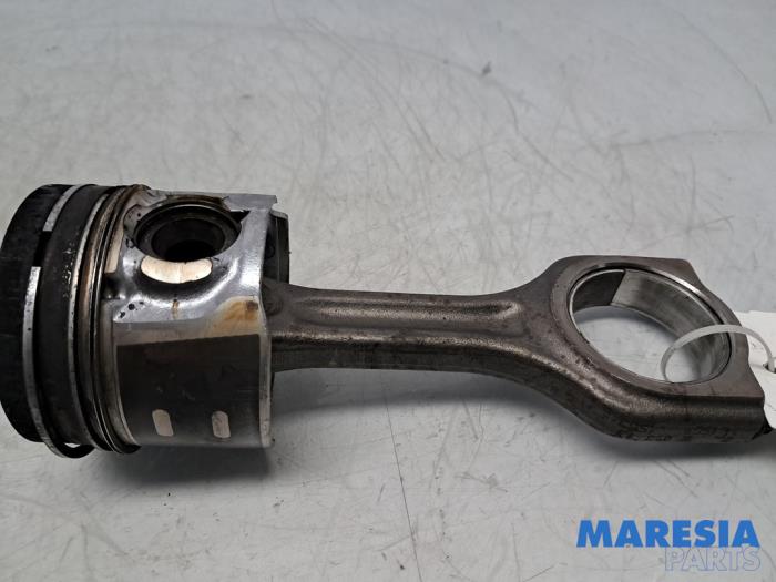Usagé Bielle Peugeot Expert (G9) 1.6 HDi 90 Prix € 60,50 Prix TTC proposé par Maresia Parts