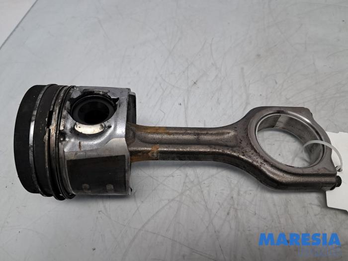 Usagé Bielle Peugeot Expert (G9) 1.6 HDi 90 Prix € 60,50 Prix TTC proposé par Maresia Parts