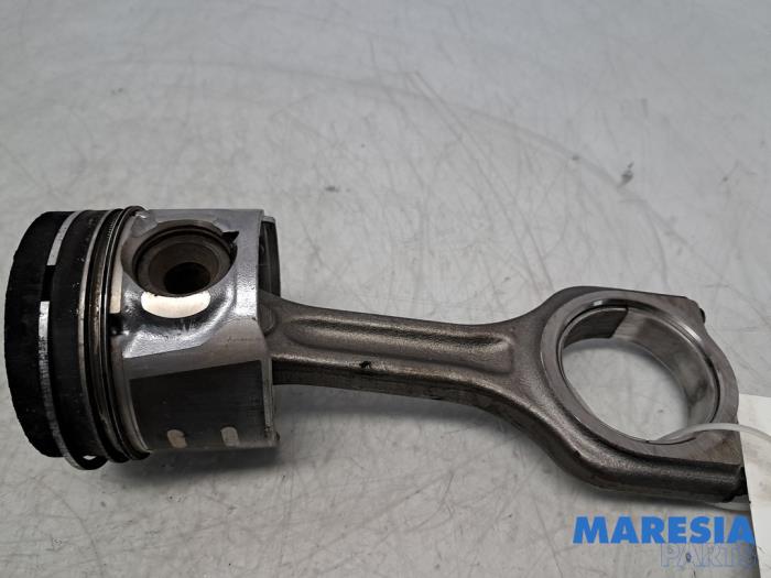 Usagé Bielle Peugeot Expert (G9) 1.6 HDi 90 Prix € 60,50 Prix TTC proposé par Maresia Parts