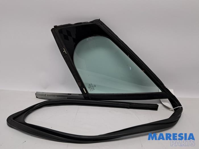 Usados Ventanilla triangular izquierda delante Peugeot 308 (4A/C) 1.6 16V THP 155 Precio € 45,00 Norma de margen ofrecido por Maresia Parts