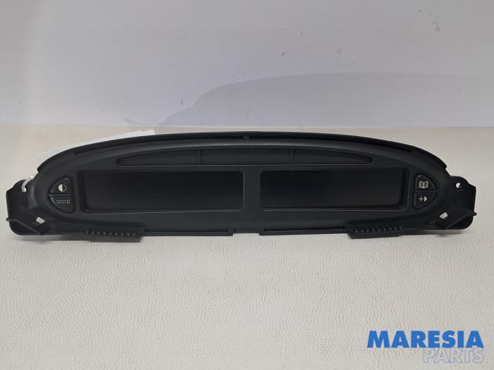 Begagnade Instrumentpanel Citroen Xsara Picasso (CH) 1.6i 16V Pris € 49,99 Marginaltabell erbjuds av Maresia Parts