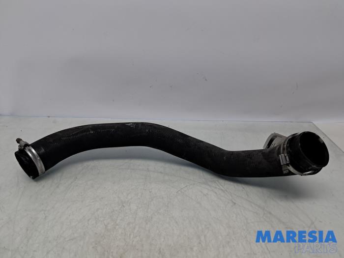 Gebrauchte Intercooler Schlauch Peugeot 308 SW (L4/L9/LC/LJ/LR) 1.6 BlueHDi 120 Preis € 24,90 Margenregelung angeboten von Maresia Parts