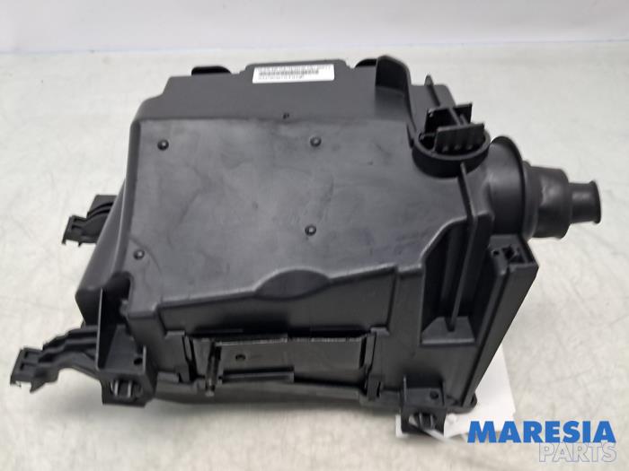 Begagnade Säkringsbox Peugeot 308 SW (L4/L9/LC/LJ/LR) 1.6 BlueHDi 120 Pris € 32,50 Marginaltabell erbjuds av Maresia Parts