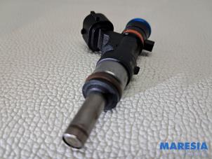 Insprutare (bensin) från en Renault Clio IV (5R) 0.9 Energy TCE 90 12V 2015