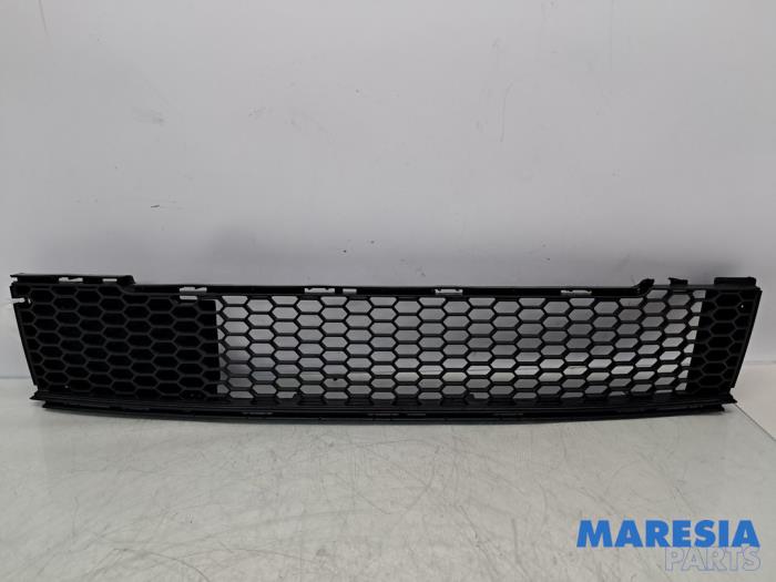 Używane Grill Fiat 500 (312) 1.2 Cena € 19,99 Procedura marży oferowane przez Maresia Parts