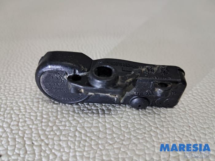 Begagnade Däcktryckssensor Peugeot 5008 I (0A/0E) 1.6 THP 16V Pris € 22,50 Marginaltabell erbjuds av Maresia Parts