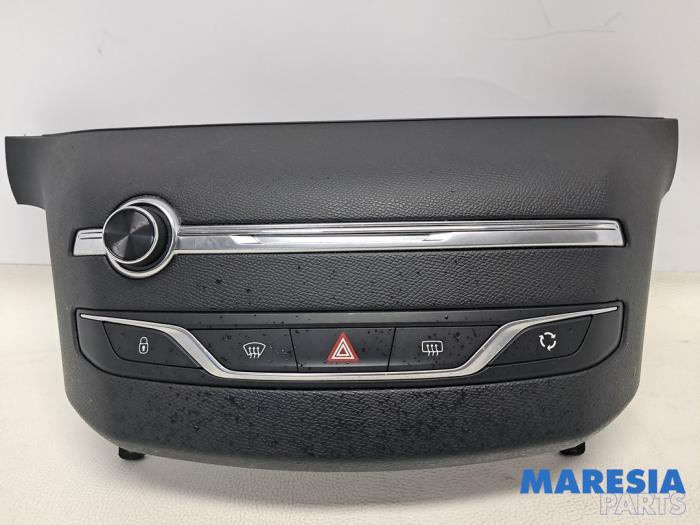 Używane Radio Peugeot 308 (L3/L8/LB/LH/LP) 1.6 16V THP Cena € 40,00 Procedura marży oferowane przez Maresia Parts