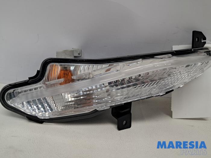 Używane Kierunkowskaz lewy Peugeot 308 (L3/L8/LB/LH/LP) 1.6 16V THP Cena € 24,95 Procedura marży oferowane przez Maresia Parts