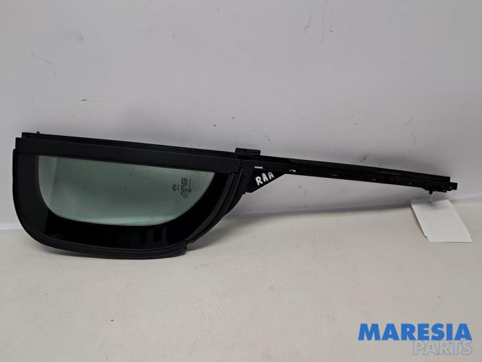 Usados Ventanilla triangular derecha detrás Peugeot 308 (L3/L8/LB/LH/LP) 1.6 16V THP Precio € 50,00 Norma de margen ofrecido por Maresia Parts