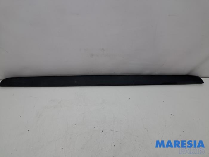Gebrauchte Einstiegleiste links Peugeot 3008 I (0U/HU) 1.6 16V THP 150 Preis € 49,99 Margenregelung angeboten von Maresia Parts