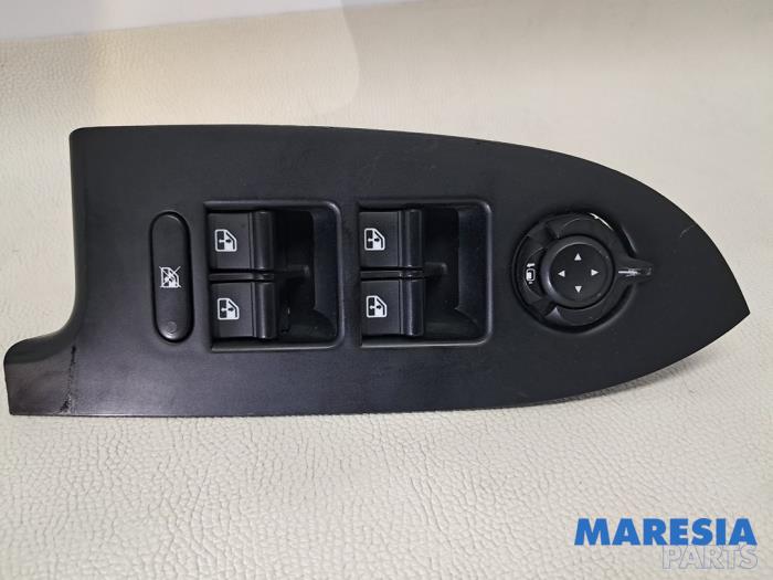 Używane Przelacznik combi okienny Alfa Romeo Giulietta (940) 1.4 TB 16V Cena € 100,00 Procedura marży oferowane przez Maresia Parts
