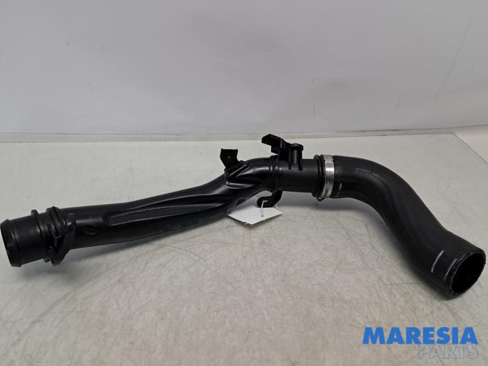 Intercooler Rohr van een Peugeot 308 (L3/L8/LB/LH/LP) 1.6 16V THP 2013