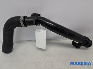 Intercooler Rohr van een Peugeot 308 (L3/L8/LB/LH/LP) 1.6 16V THP 2013