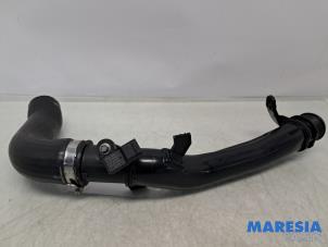 Intercooler Rohr van een Peugeot 308 (L3/L8/LB/LH/LP) 1.6 16V THP 2013